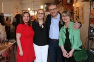 Soirée de lancement du Fonds Impact+ en compagnie de collègues de PME MTL Centre-Ville, d’entrepreneur·e·s et de partenaires.